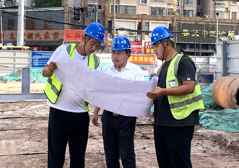 公司黨委書記、董事長錢申春到機(jī)場S1線先行段調(diào)研安全生產(chǎn)工作